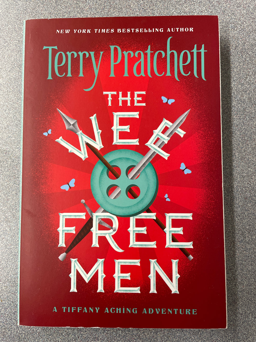 Pratchett, Terry, The Wee Free Men [2003] YF 12/23