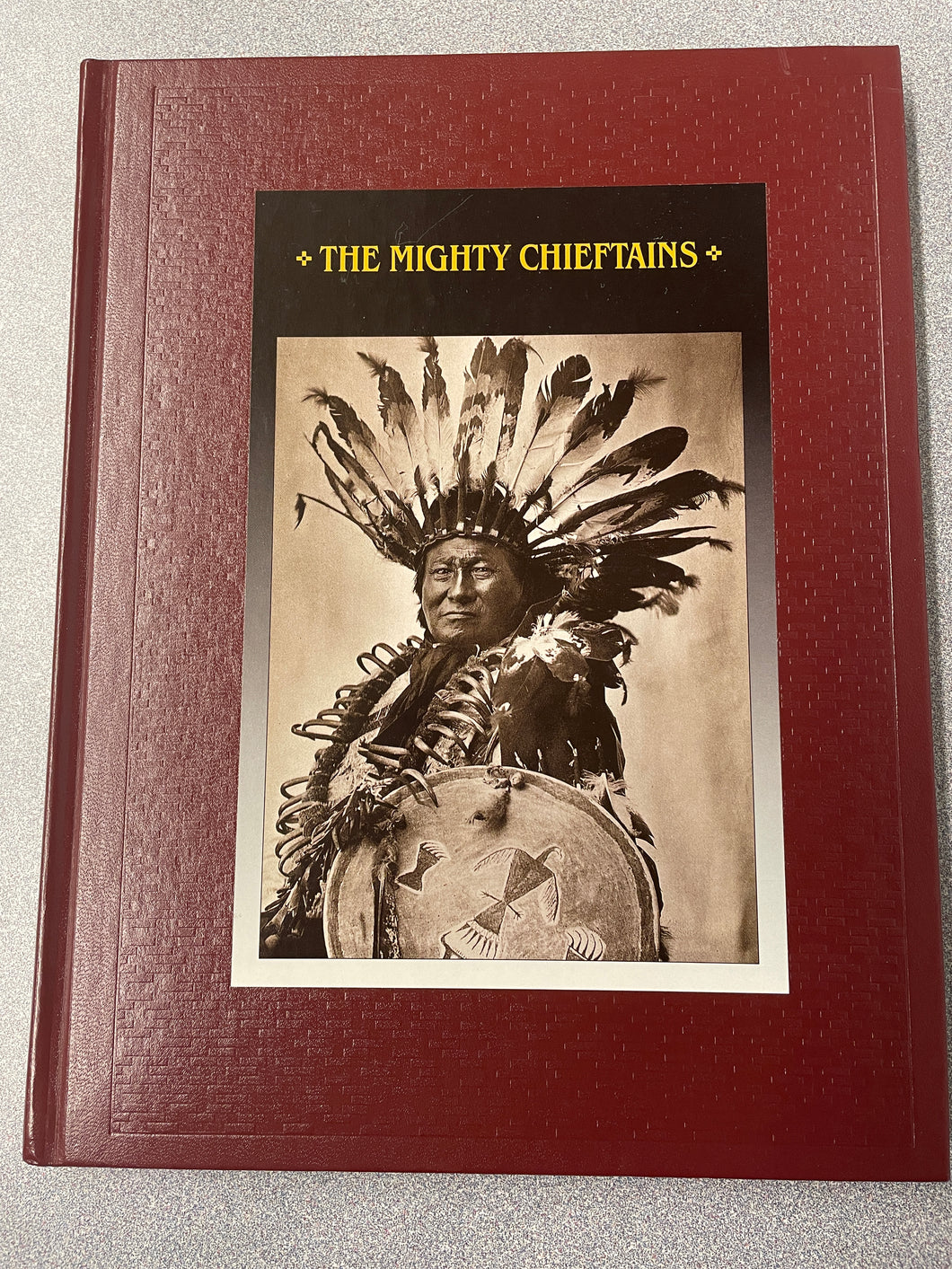 BI The Mighty Chieftains, Flaherty, Thomas H., ed. [1993] N 3/24