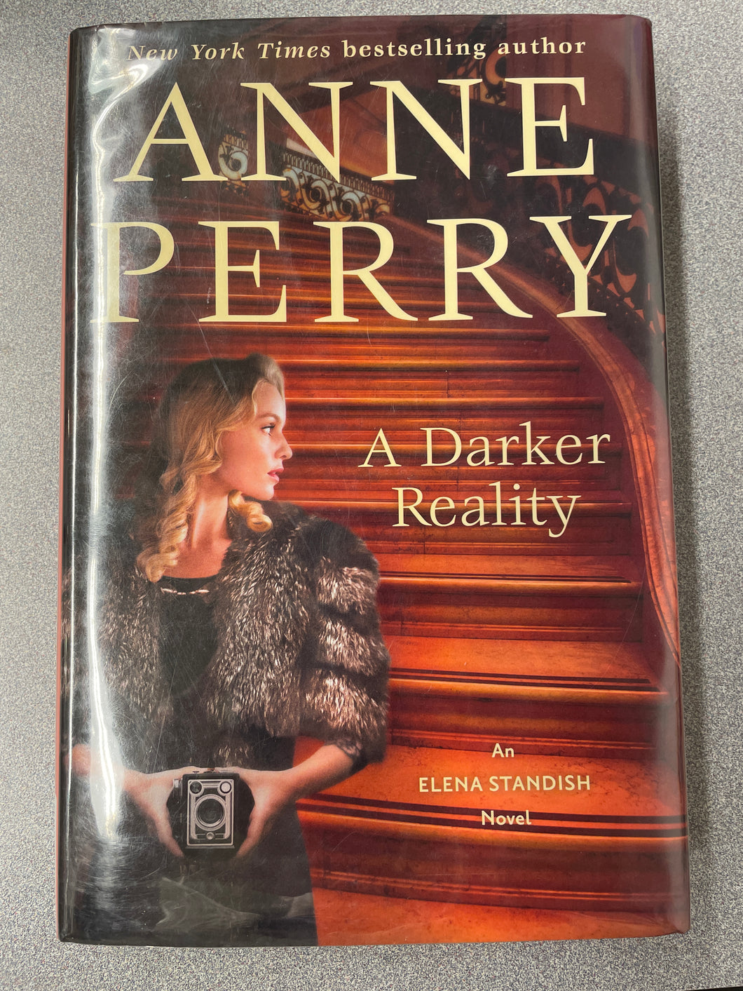 Perry, Anne, A Darker Reality: An Elena Standish Novel [2021] MY 3/24