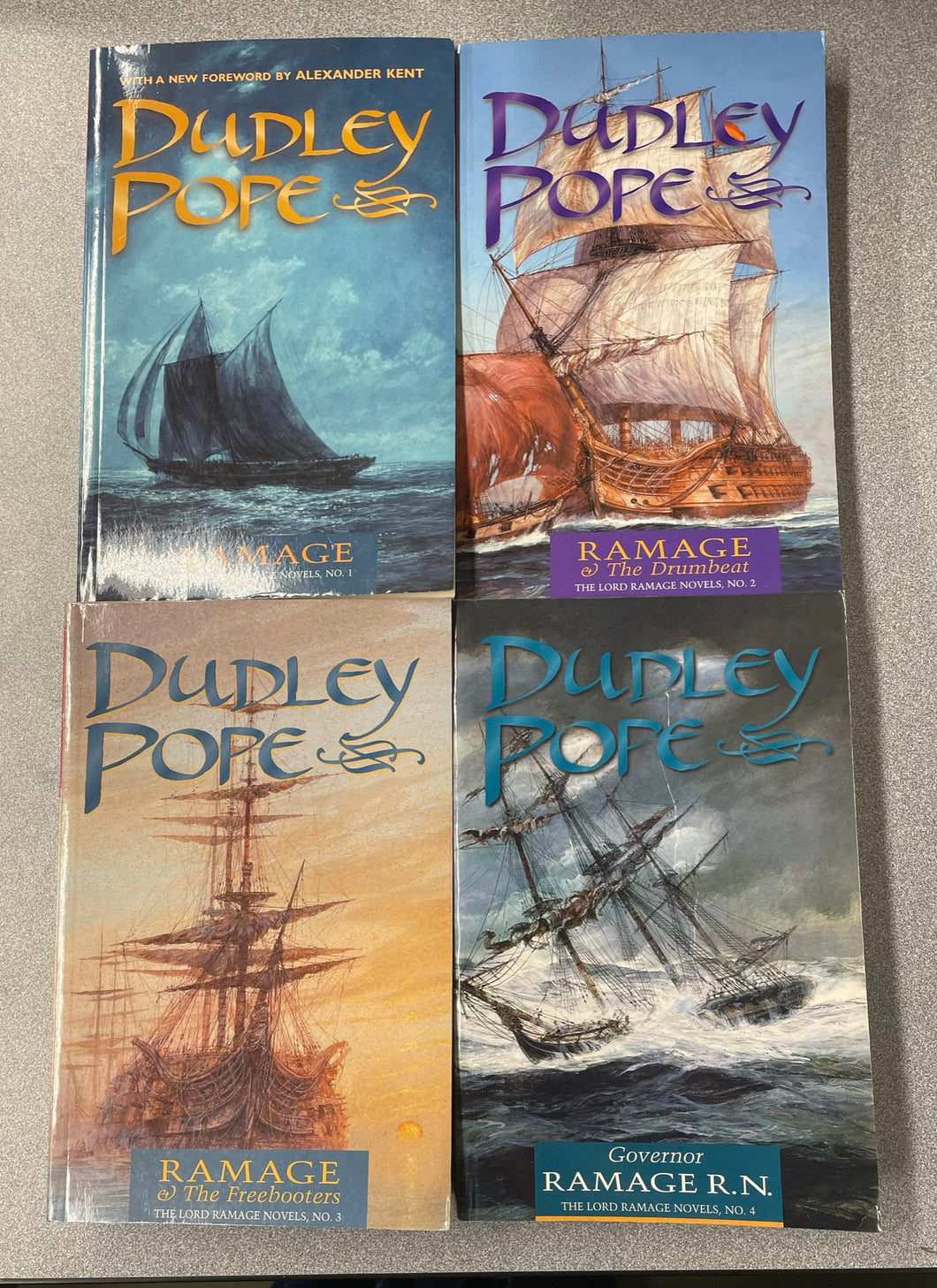 Pope, Dudley, Ramage's Mutiny: The Lord Ramage Novels, No. 8 [2001] AF /323